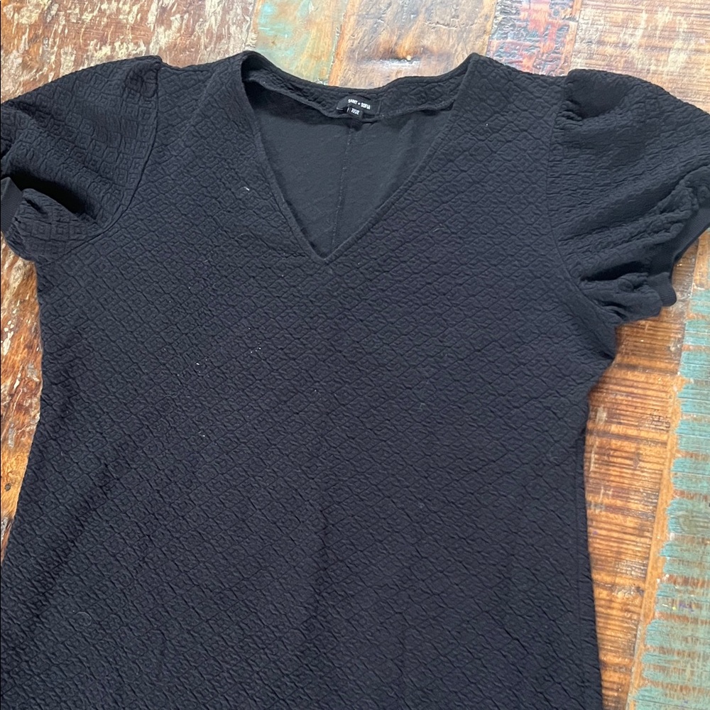 Black V-Neck Short Sleeve Textured Dresses